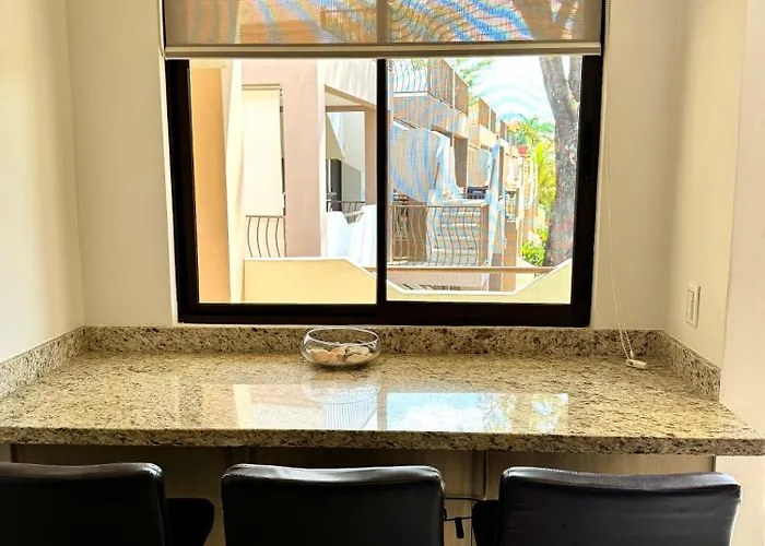 Parakeet Paradise 2nd Floor With Rooftop Coco