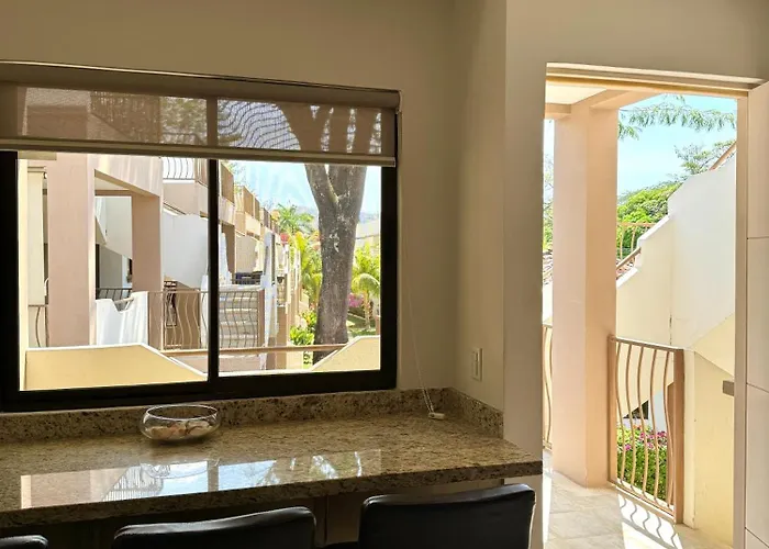 Parakeet Paradise 2nd Floor With Rooftop Сasa de vacaciones *