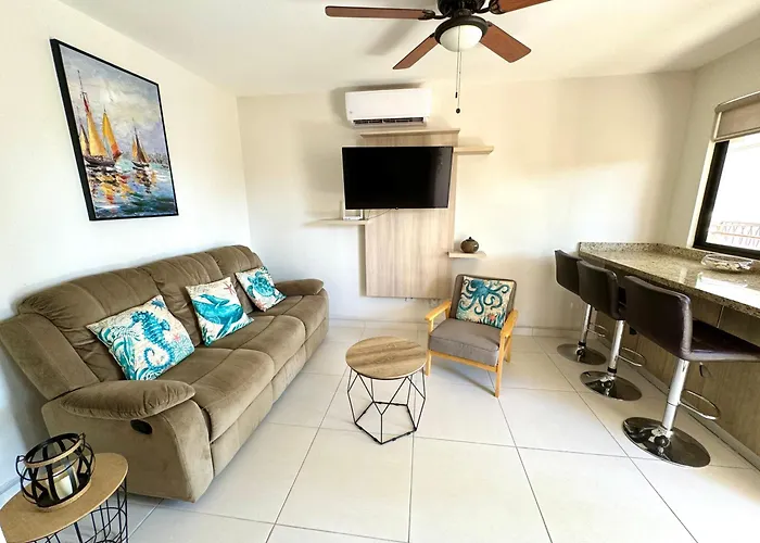 Parakeet Paradise 2nd Floor With Rooftop Coco