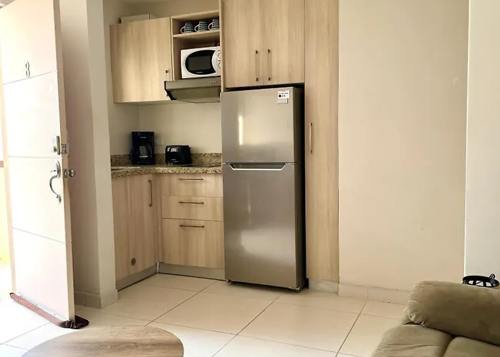 Parakeet Paradise 2nd Floor With Rooftop Сasa de vacaciones *