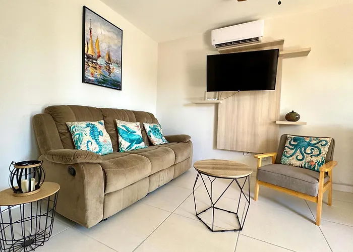 Vakantiehuis Parakeet Paradise 2nd Floor With Rooftop *