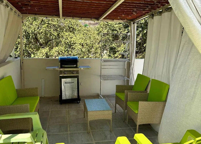 Parakeet Paradise 2nd Floor With Rooftop Ferienhaus Coco