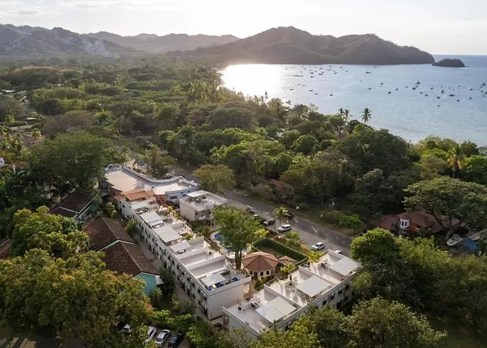 Parakeet Paradise 2nd Floor With Rooftop Сasa de vacaciones