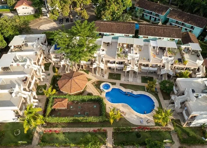 Parakeet Paradise 2nd Floor With Rooftop *