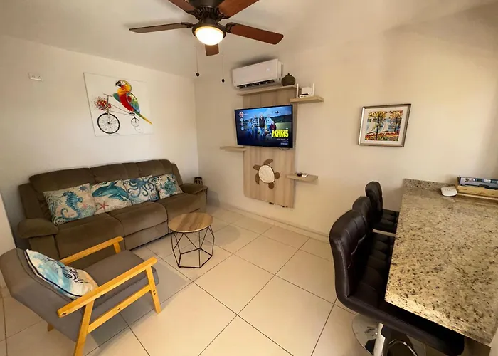 Parakeet Paradise 2nd Floor With Rooftop Coco