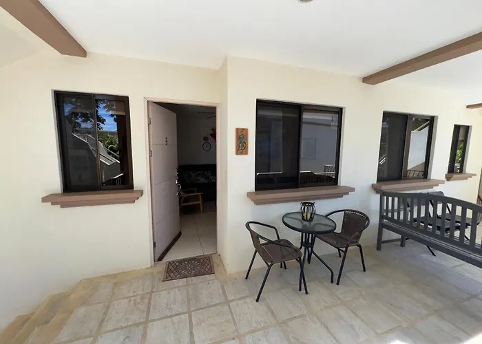 Vakantiehuis Parakeet Paradise 2nd Floor With Rooftop *
