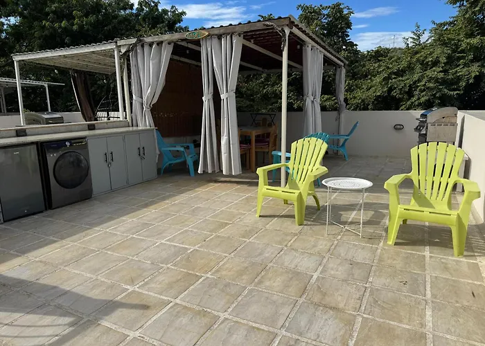 Vakantiehuis Parakeet Paradise 2nd Floor With Rooftop